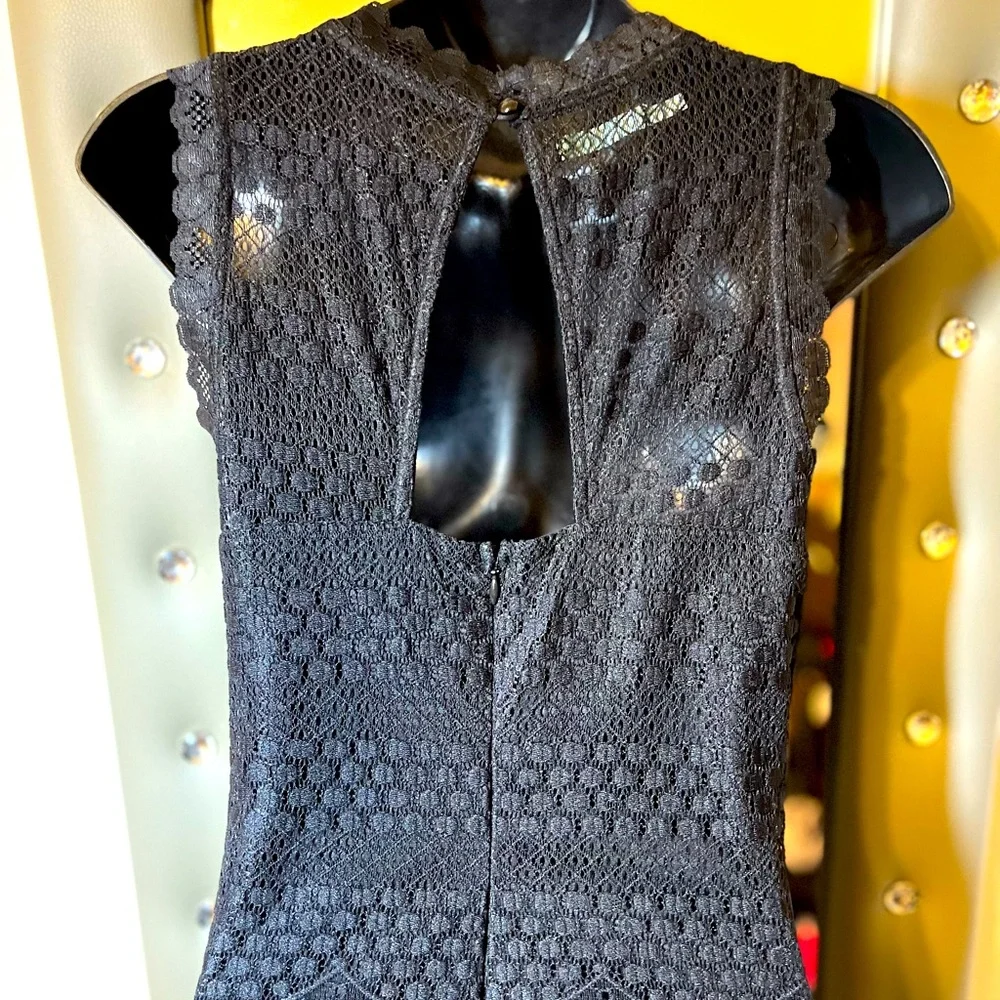 Black Tie Sassy Sheath Fitted Dress - Picture 2 of 3